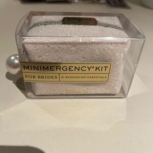 Pinch Provisions MiniEmergency Kit for Brides - Pearl
